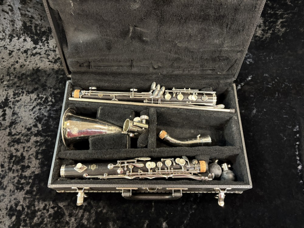 Photo Vintage Selmer Paris Series 9 Wood Alto Clarinet in New Pads - Serial # T2915